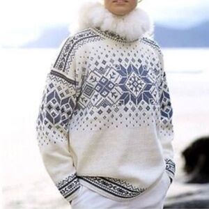 Dale of Norway White and Blue Sweater